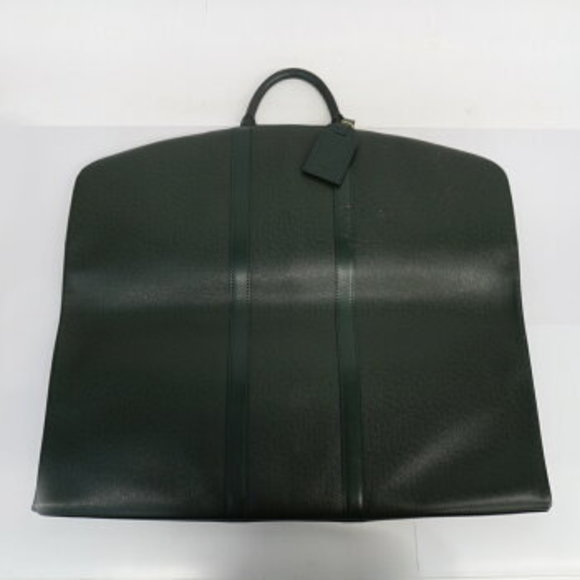 Louis Vuitton Taiga Bering Garment Case - Picture 12 of 12